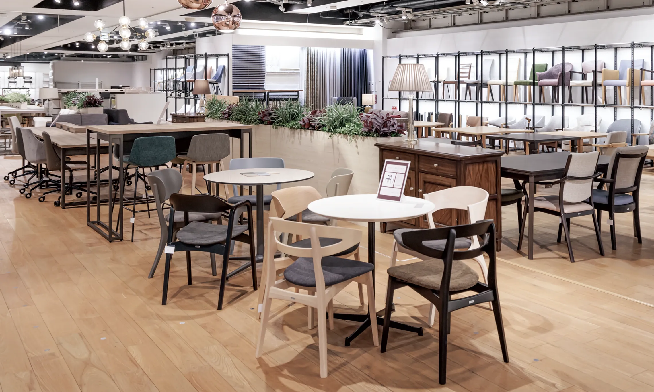 パブリックファニチャーインターナショナル事業部・ホテル事業部