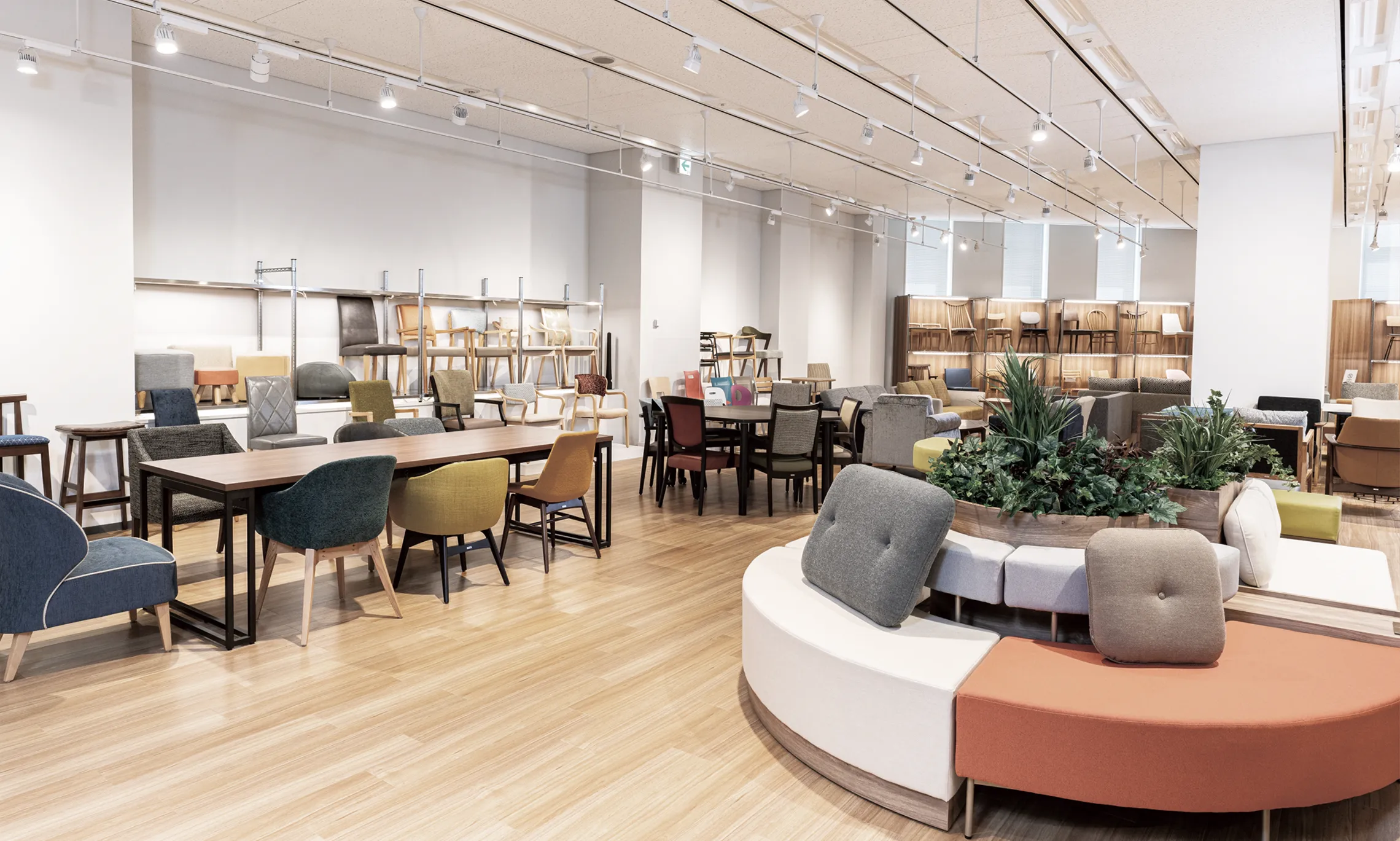 パブリックファニチャーインターナショナル事業部・ホテル事業部